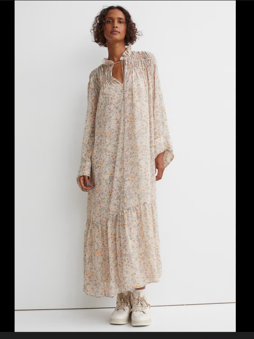 H&M Floral Maxi Dress in Cream SZ Small